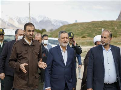 تفاوت مديريت ميداني با مديريت کارتابلي/ شهرستان فارسان ميدان حضور مديران